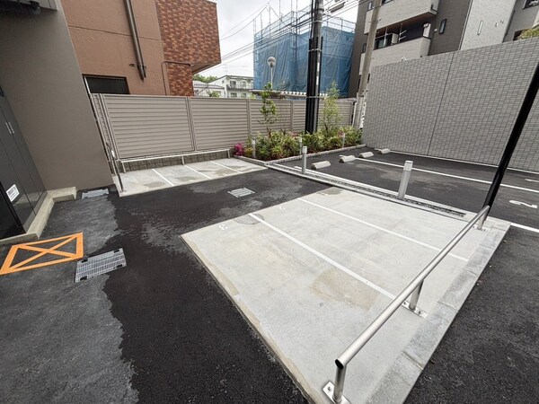 共有部分(バイク駐車場)