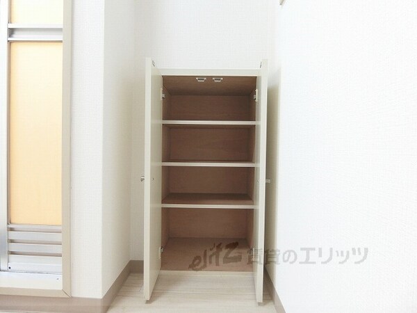 設備(下駄箱)