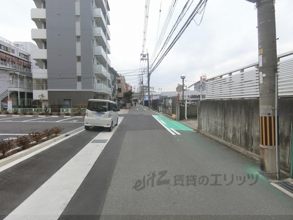 その他(前面道路)