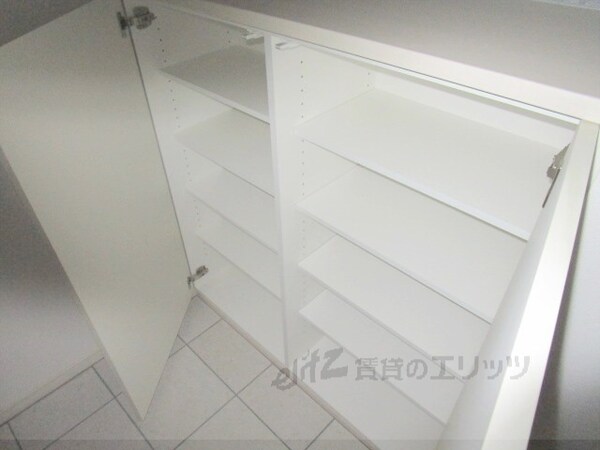 設備(下駄箱)