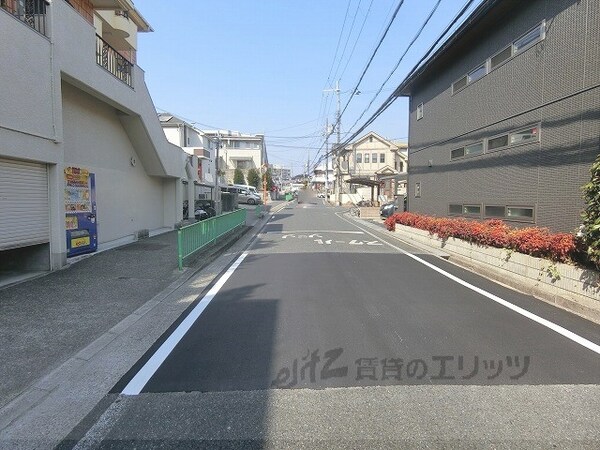 その他(前面道路)