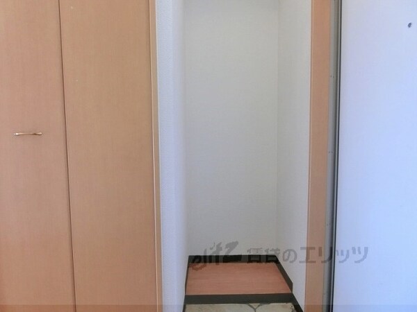 その他(玄関横収納)