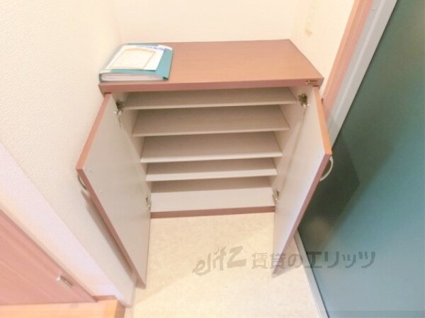 設備(下駄箱)