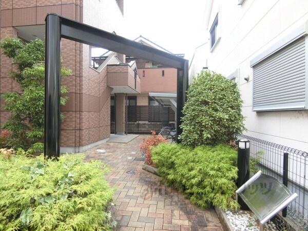 物件内観写真4　(エントランス)