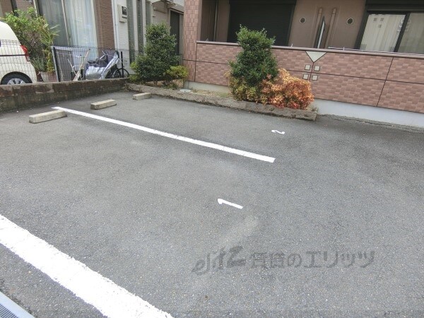 物件内観写真5　(駐車場)