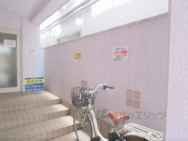 エントランス(駐輪場)