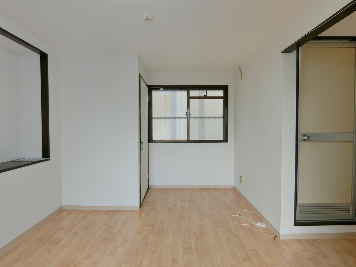 物件内観写真11　(収納)