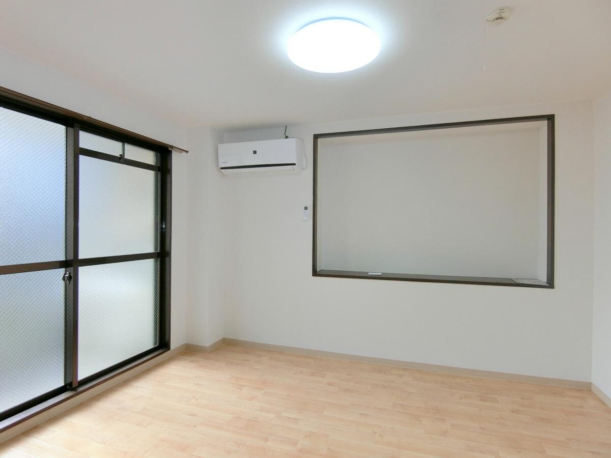 物件内観写真12　(リビング/居室)