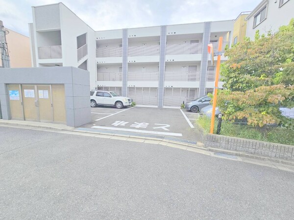 駐車場(駐車場)