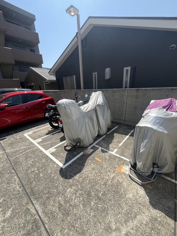駐車場(バイク置き場)