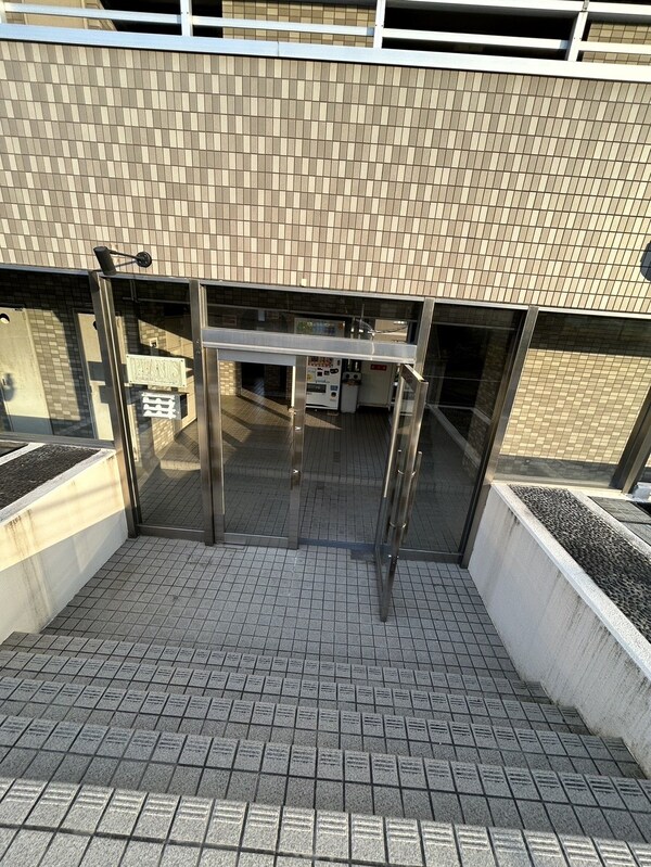 エントランス(エントランス)