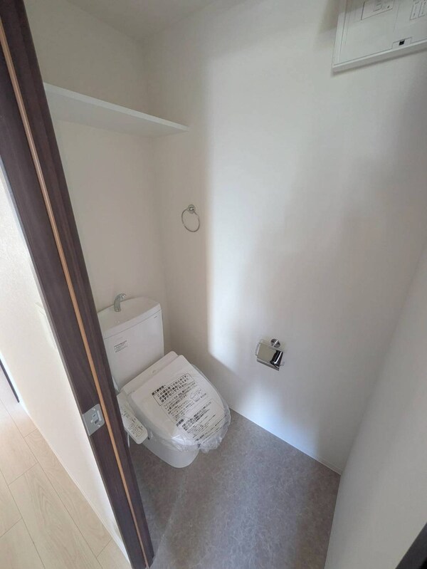 トイレ(玄関)