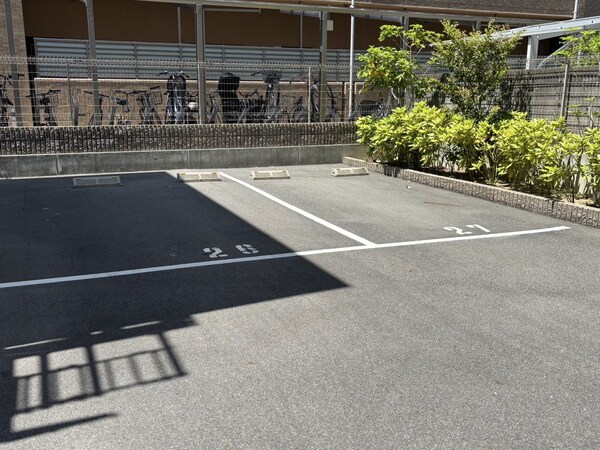 駐車場(バイク置き場)
