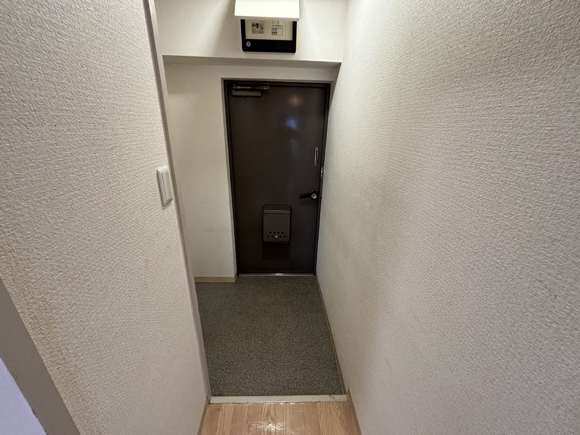 物件内観写真15　(玄関)