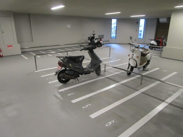 共有部分(バイク・ミニバイク置き場)