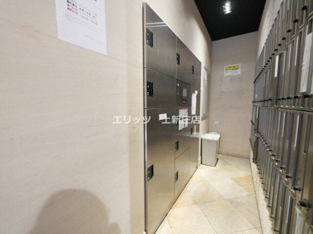 物件内観写真7　(エントランス)