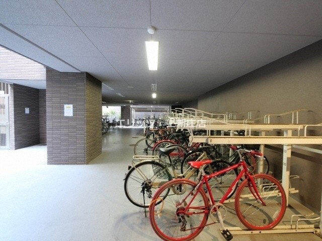 物件内観写真9　(駐車場)