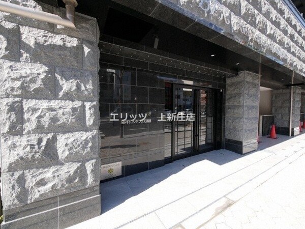 エントランス(駐車場)