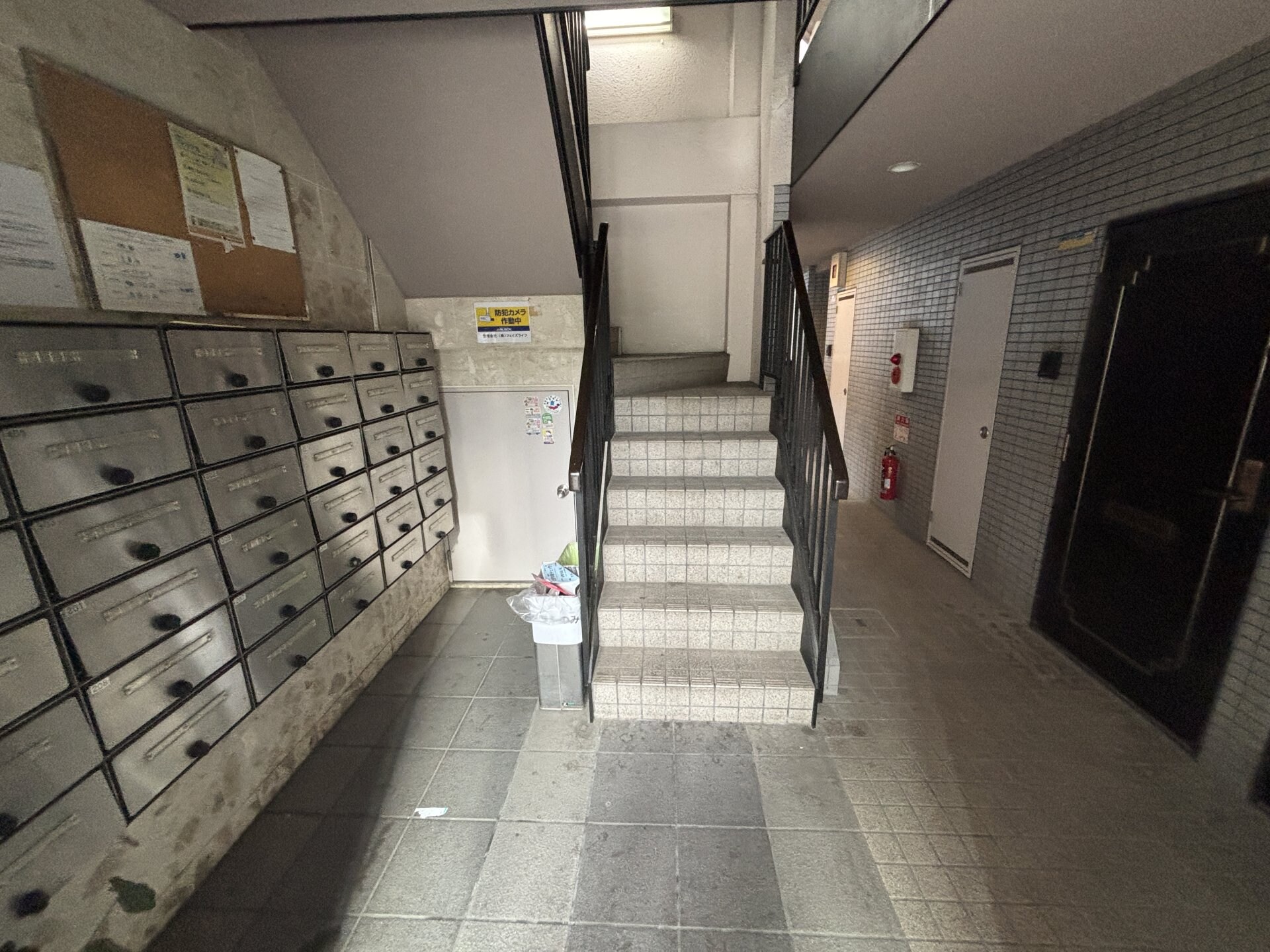 物件内観写真16　(エントランス)