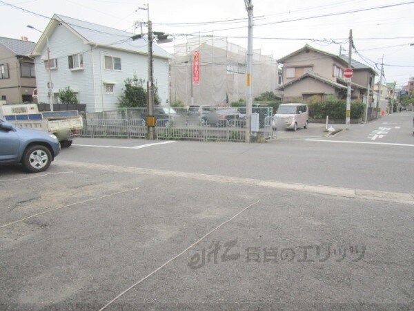 駐車場(前面道路)