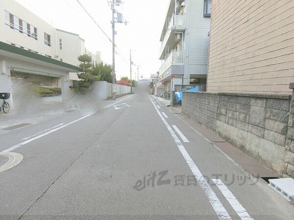 その他(前面道路)