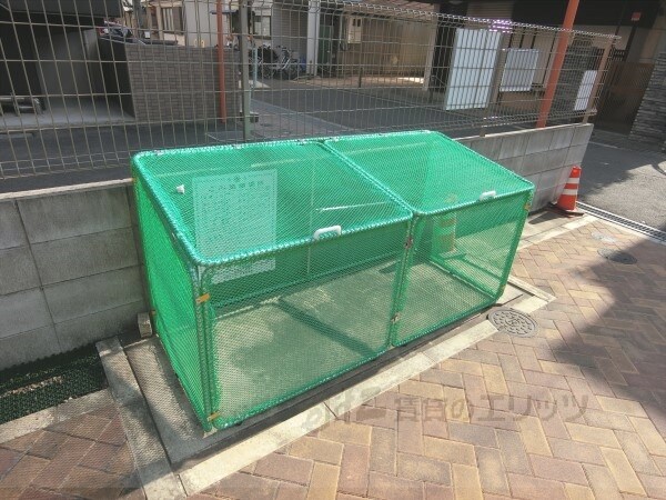 共有部分(ゴミ置き場)