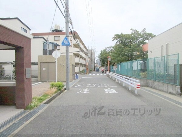 その他(前面道路)