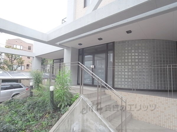 エントランス(駐車場)