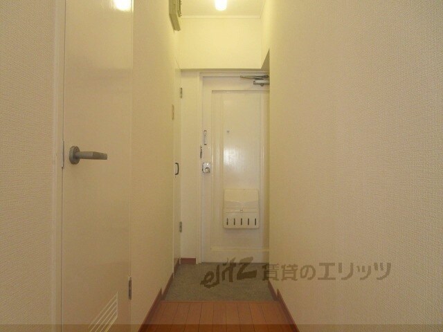 物件内観写真9　(玄関)