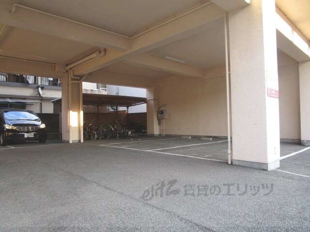 物件内観写真18　(駐車場)