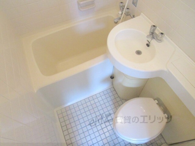 物件内観写真4　(ユニットバス)