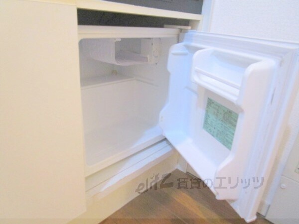 設備(小型冷蔵庫)