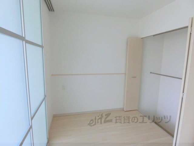 物件内観写真12　(洋室)