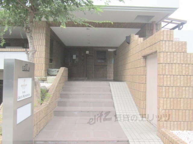 物件内観写真2　(エントランス)