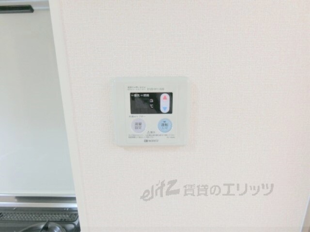 物件内観写真22　(給湯器リモコン)