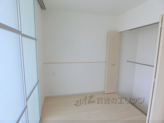 物件内観写真12　(洋室)