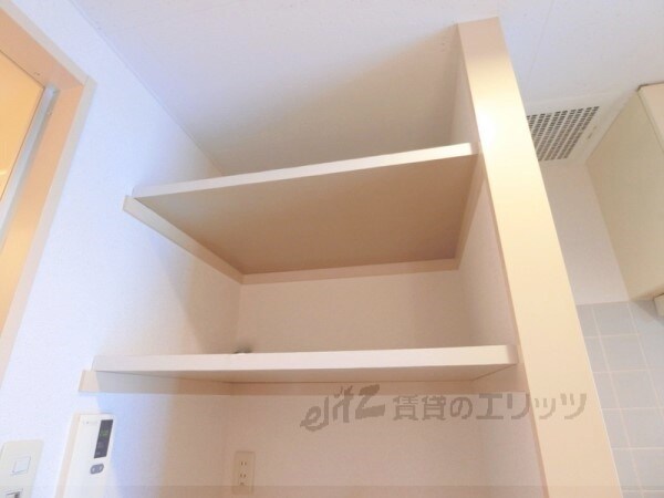 設備(上部収納)