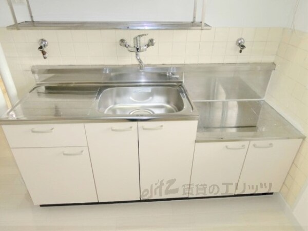 キッチン(収納下部)