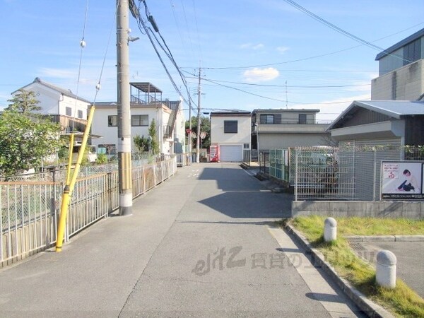 その他(前面道路)