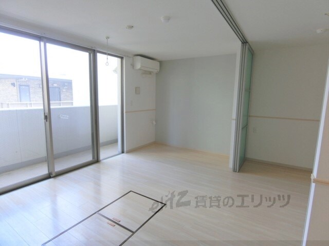 物件内観写真8　(リビング)