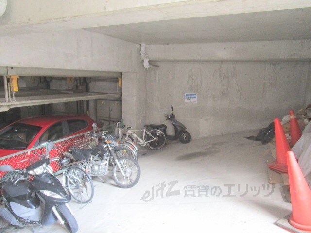 物件内観写真9　(駐輪場)