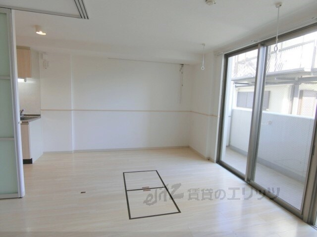 物件内観写真2　(リビング)