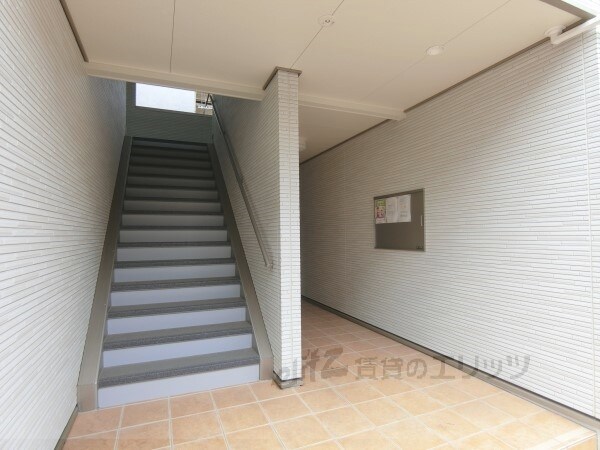 物件内観写真13　(エントランス)