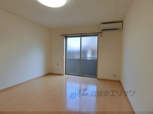 物件内観写真5　(洋室)