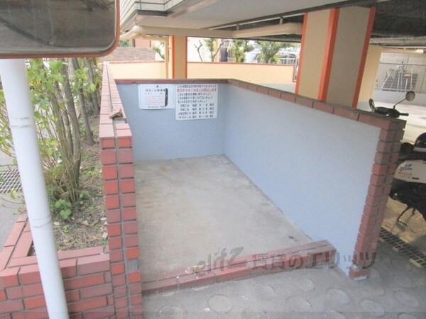 共有部分(ゴミ置き場)