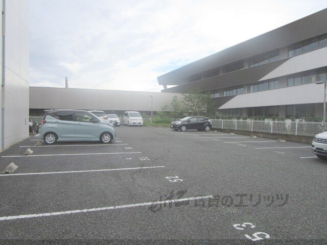 物件内観写真19　(駐車場)