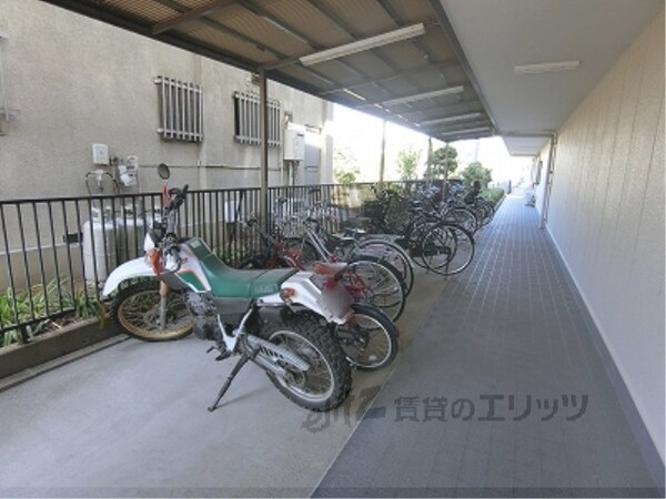 ロビー(駐輪場)