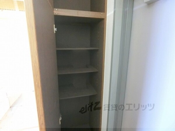 収納(玄関横収納)