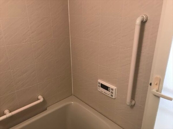 バス／シャワールーム等(※リノベーション実施済みのお部屋もございます。)