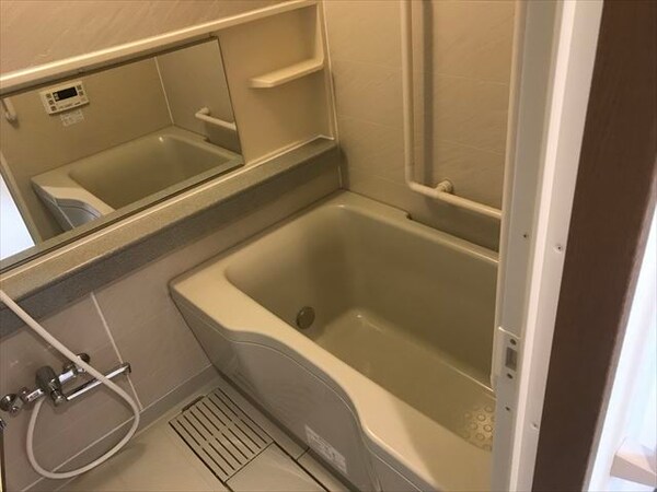 バス／シャワールーム等(※リノベーション実施済みのお部屋もございます。)